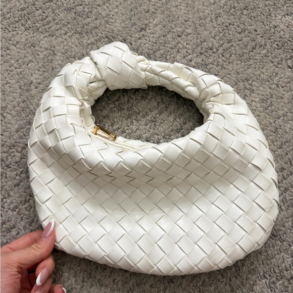 Urban Expressions Carmina Woven
Knot Small Clutch - Picture 4 of 5